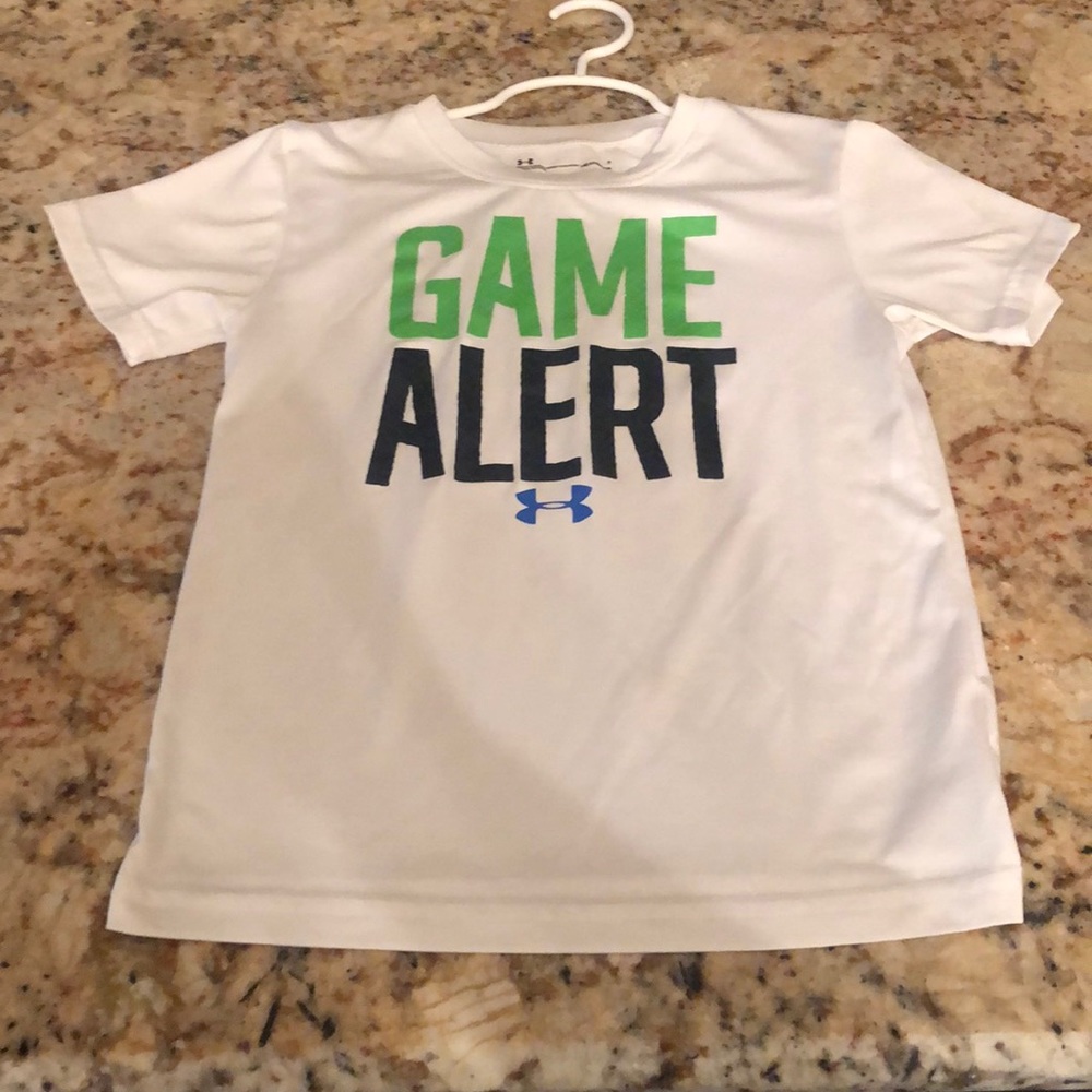 Under Armour top